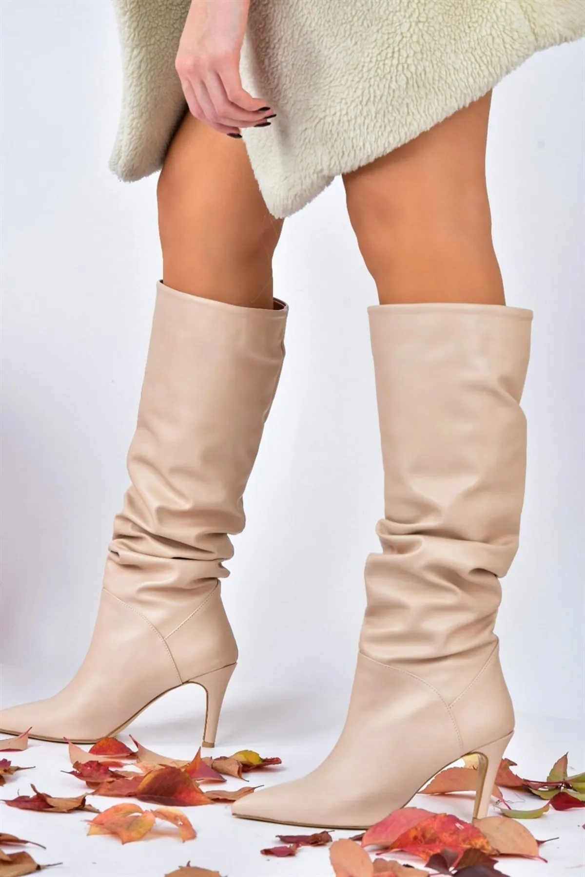 Fox Shoes  Hautdünne Damenstiefel mit Absatz L572009609