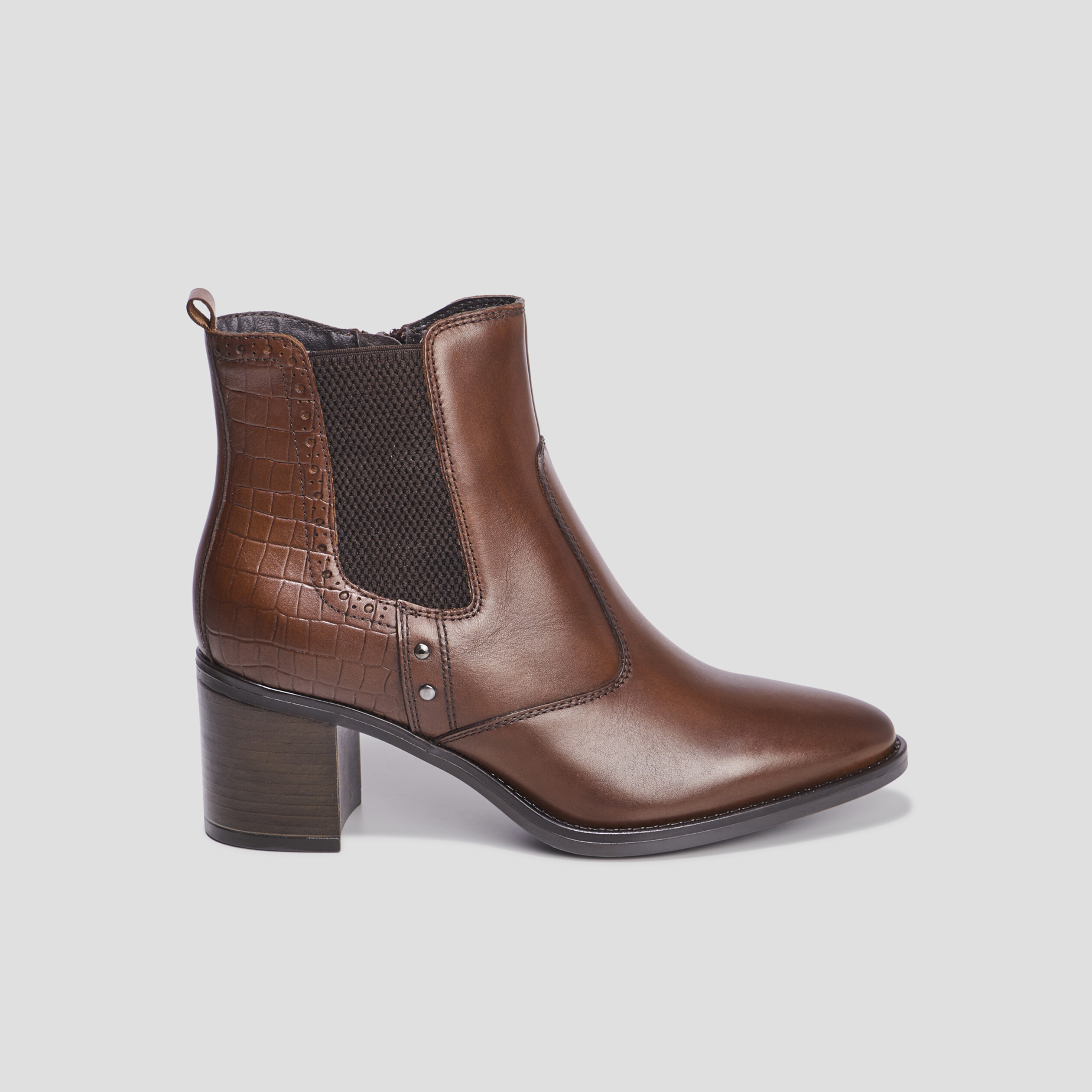 Bottines à talons avec clous en cuir marron femme | La Halle