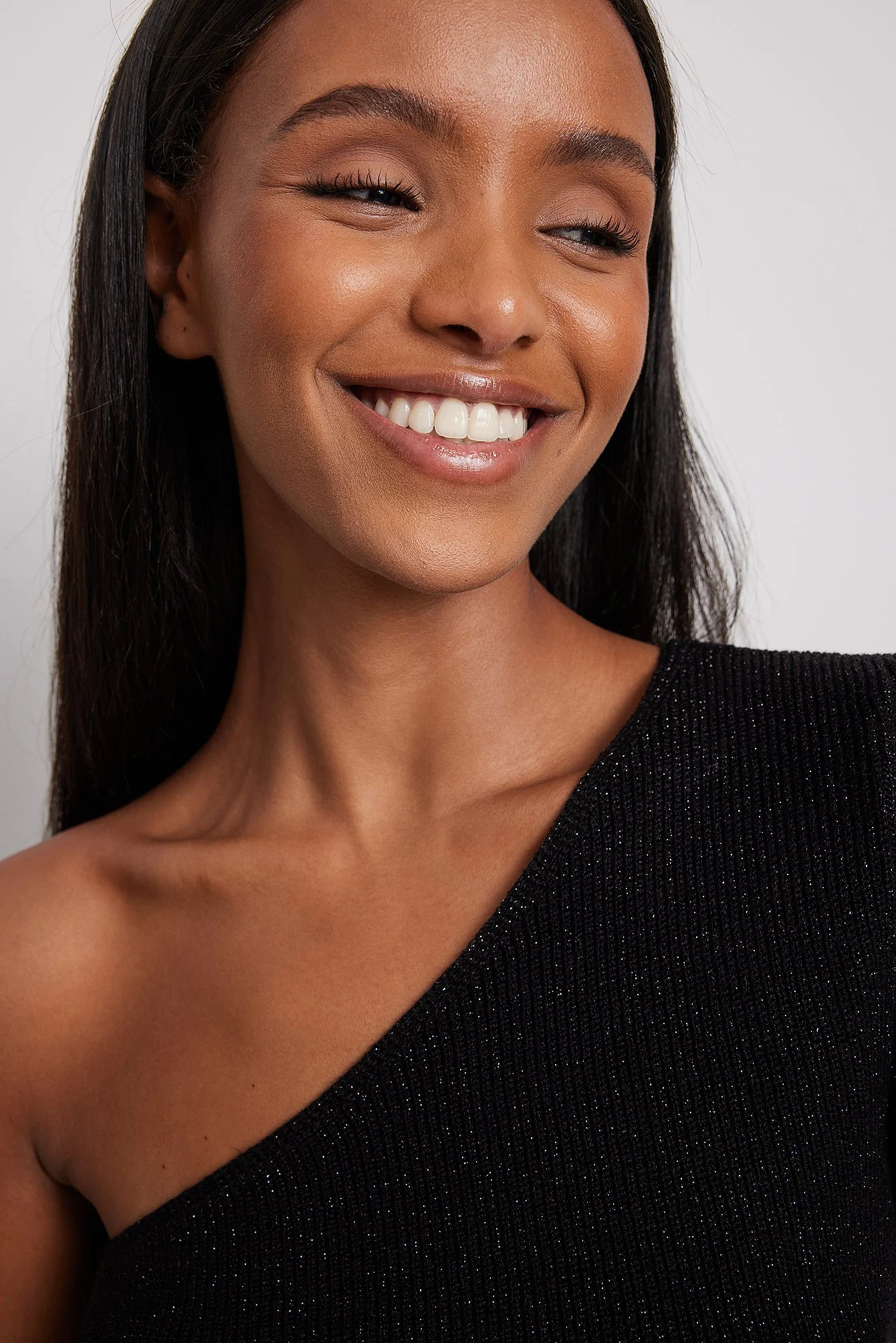 One-Shoulder-Top aus Glitzerstrick
