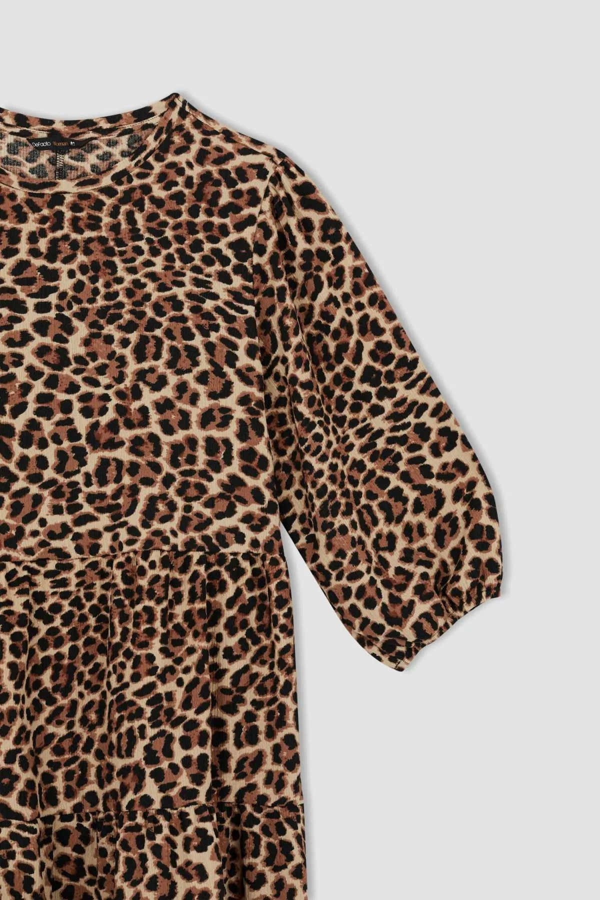 DeFacto  Strukturiertes Minikleid aus Seersucker mit Leopardenmuster und Rundhalsausschnitt und Ballonärmeln Y7044az22hs