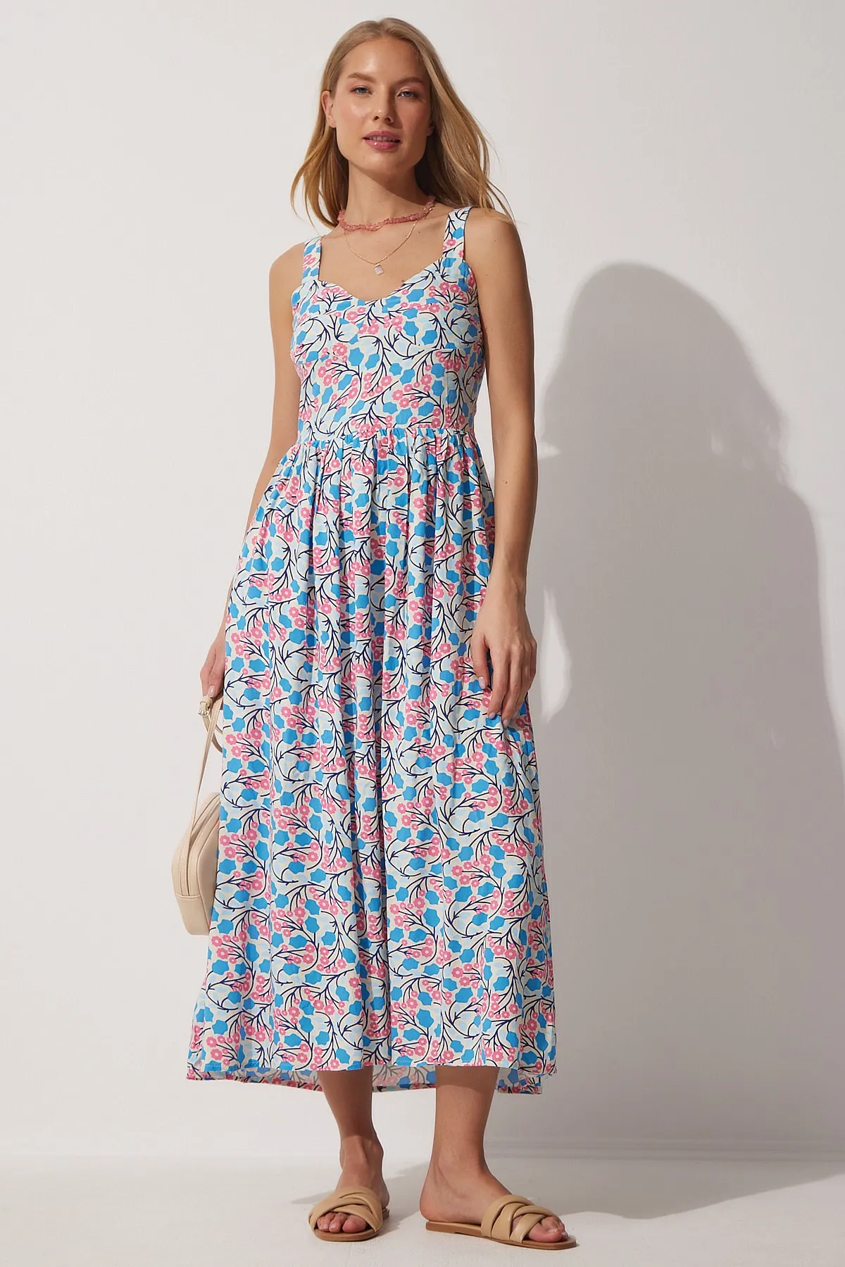 Happiness İstanbul  Blaues, geblümtes, langes Viskose-Sommerkleid für Damen FN03026