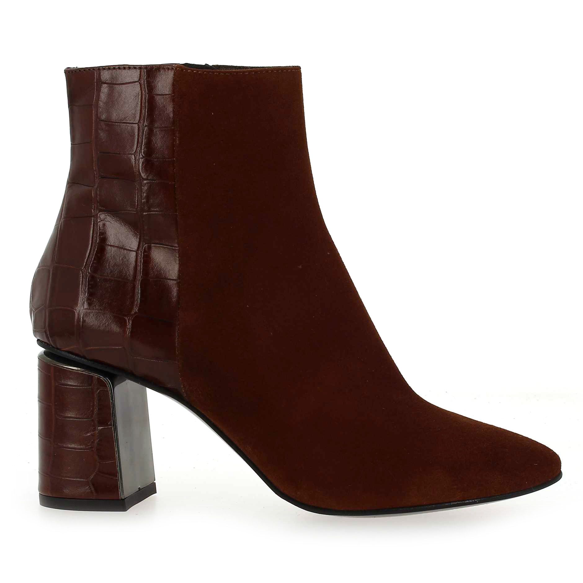 J Hay  2880 - Cognac
