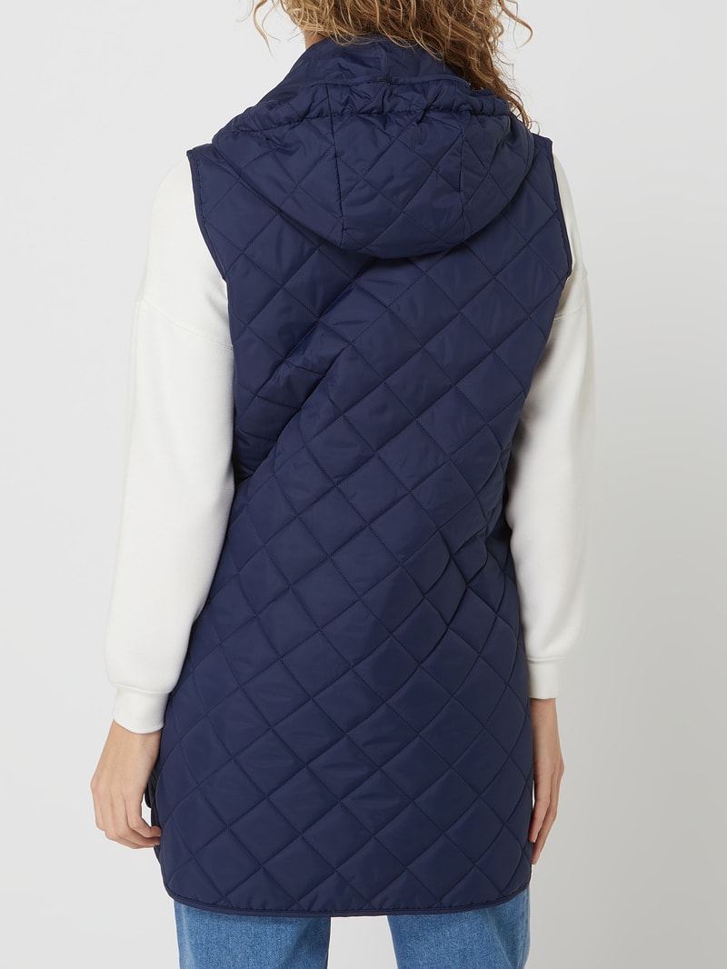 Steppjacke mit Label-Patch in marineblau