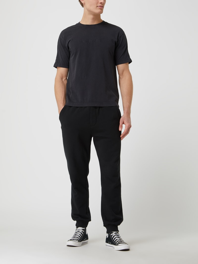 T-Shirt mit Brand-Stitching in schwarz