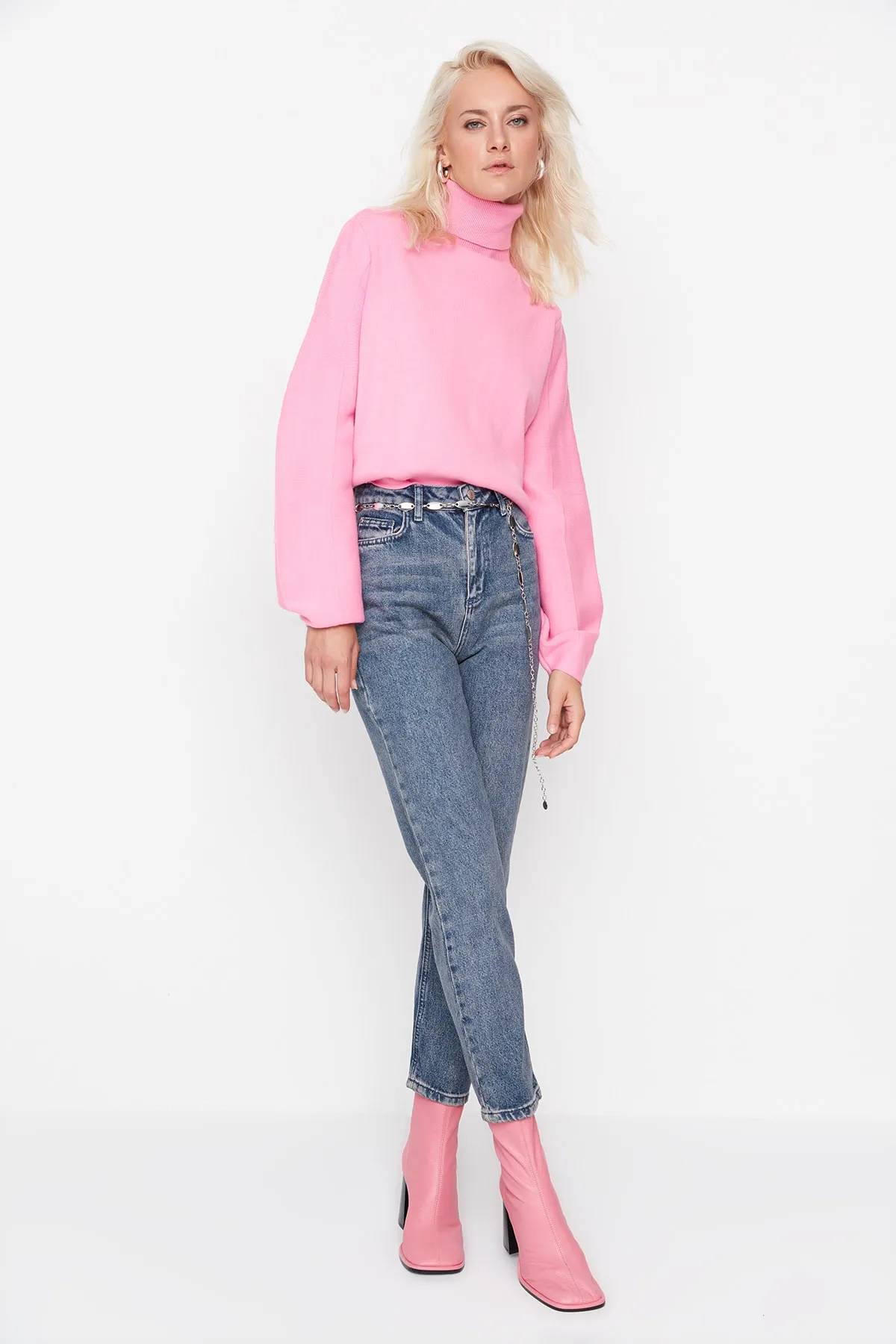 Trendyol Collection  Blaue gerade Jeans mit hoher Taille TWOSS20JE0166