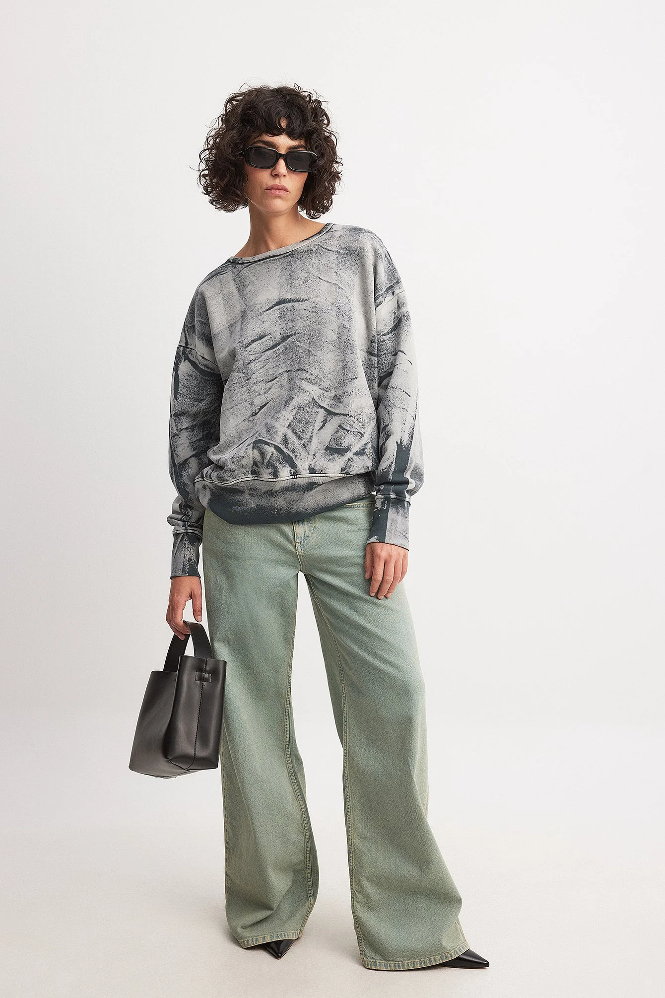 Sweatshirt im Acid-Wash-Look