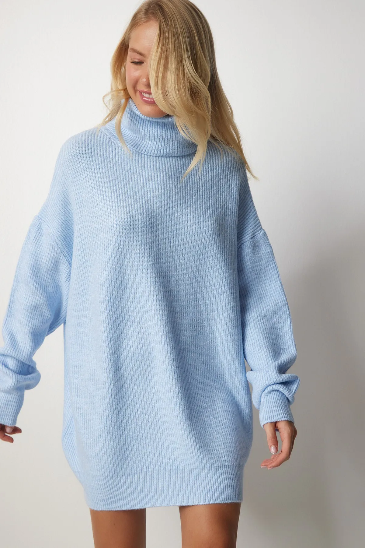 Happiness İstanbul  Hellblauer, langer Rollkragenpullover für Damen, Strickpullover MX00107