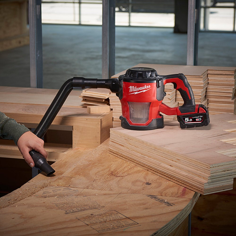 MILWAUKEE 18V Vacuum Skin with Attachments M18CV-0