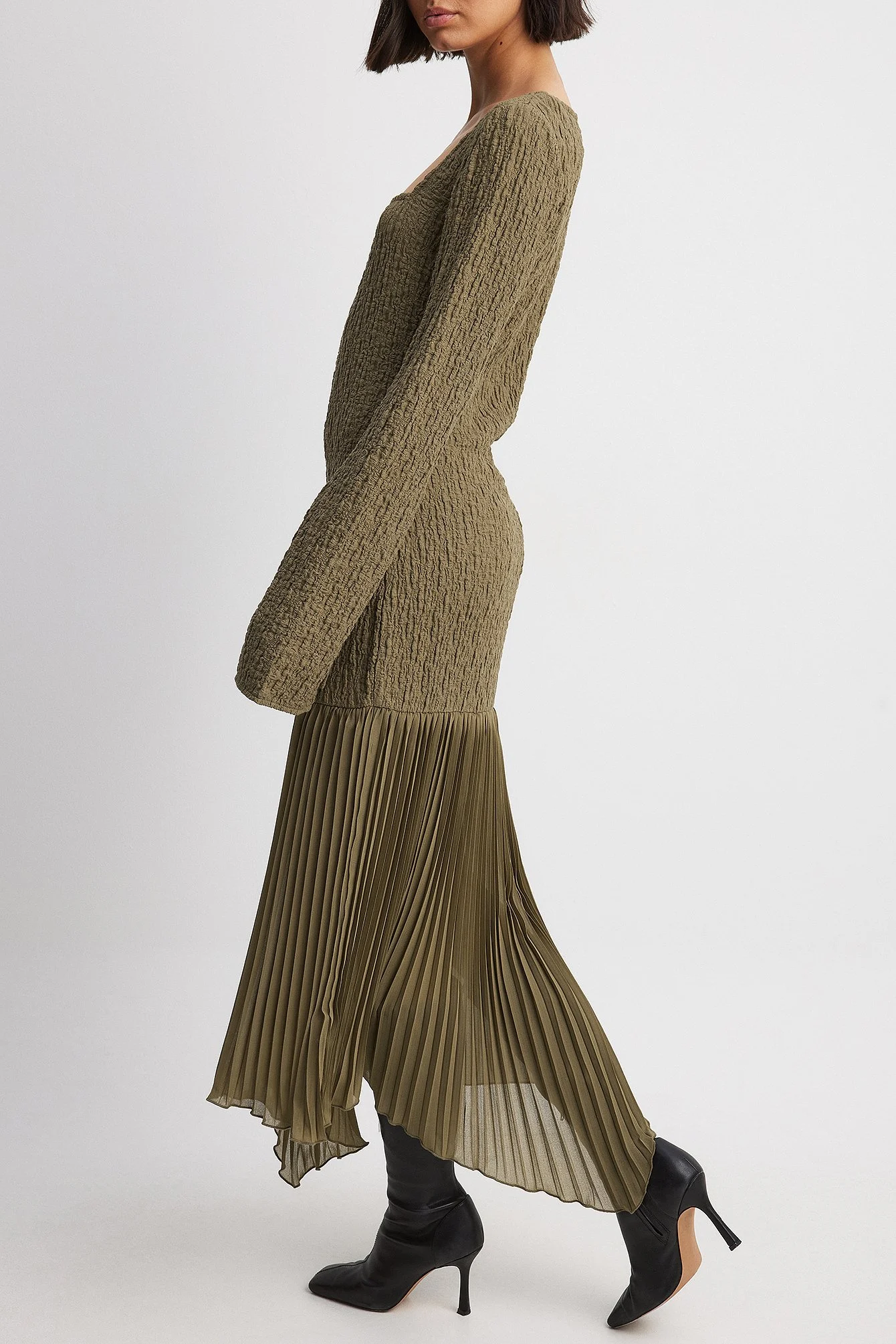 Plissiertes Midikleid aus Stoffmischung