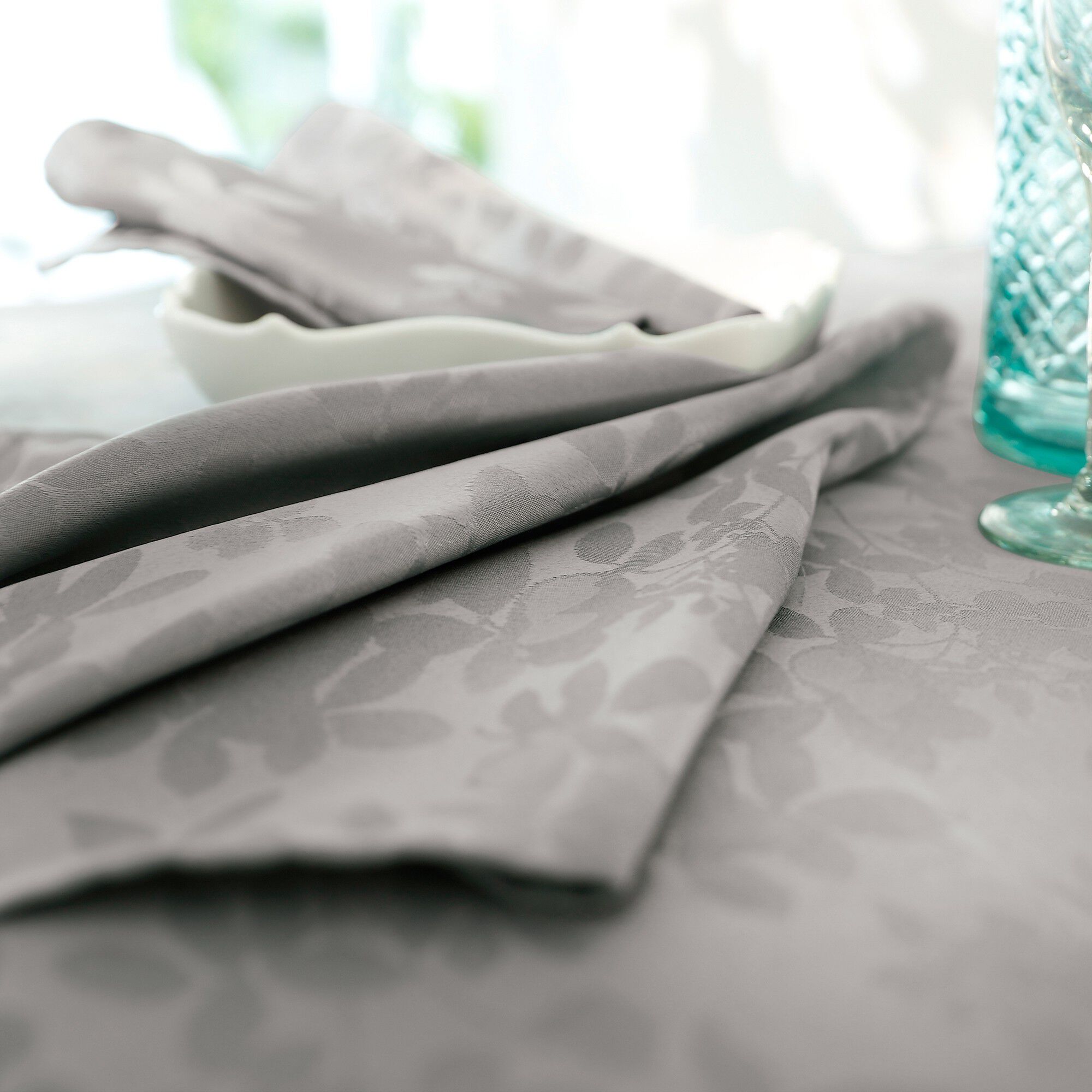 Nappe damassée feuillages Colombine