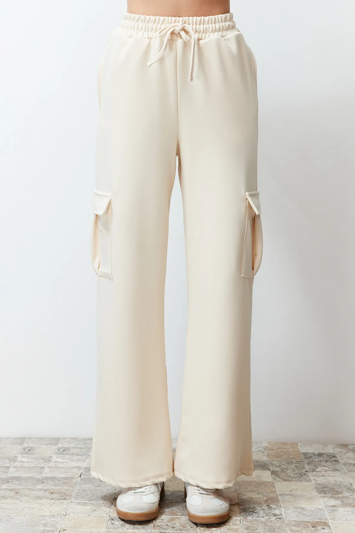 Trendyol Collection  Stone Cargo-Tasche, detaillierte Hose mit normalem/geradem Schnitt TWOSS24PL00073