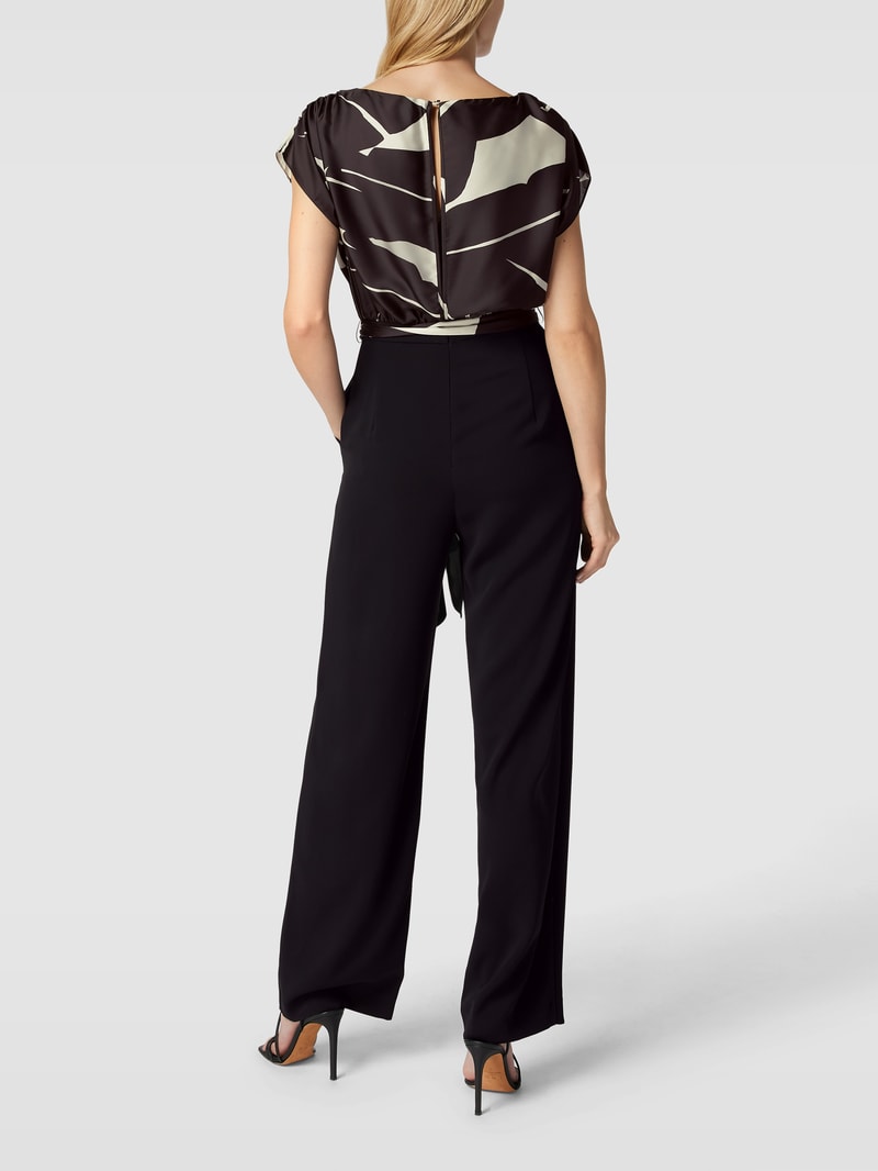 Jumpsuit mit Taillenband in schwarz