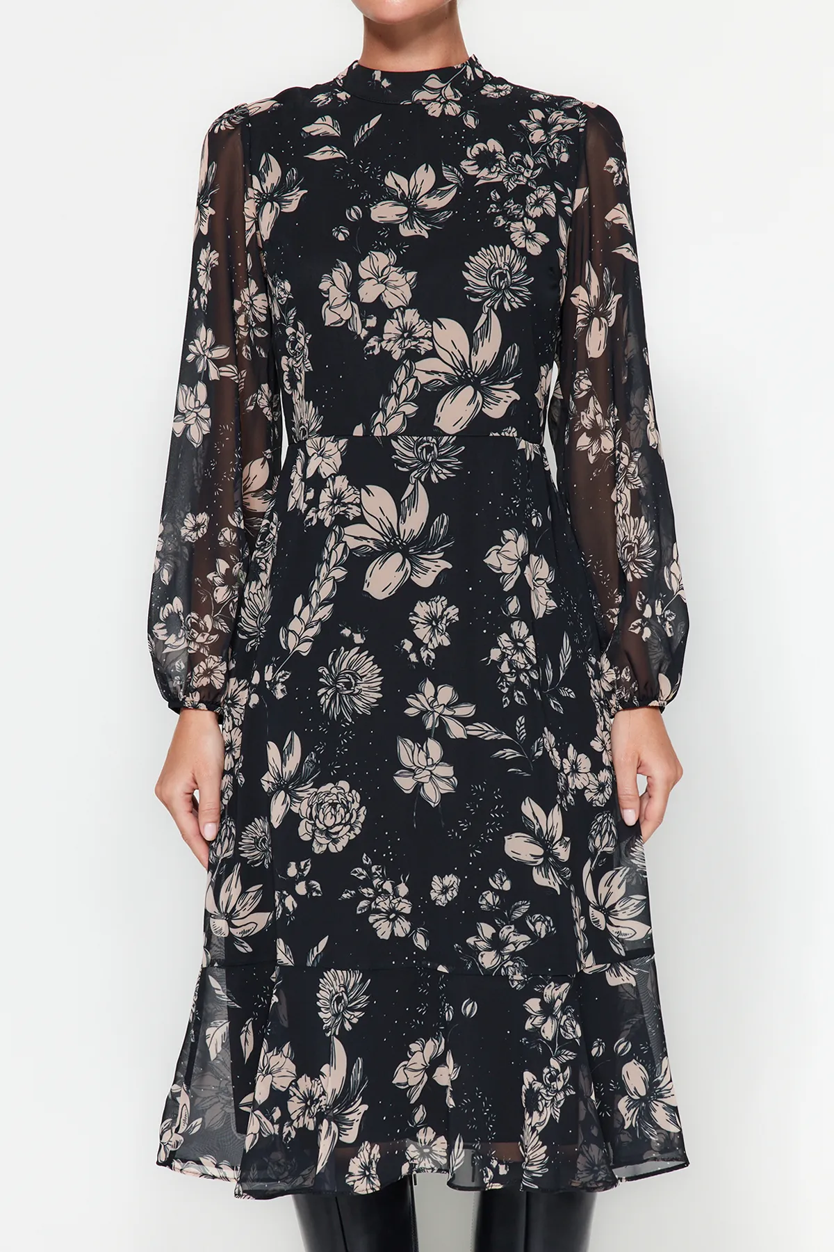 Trendyol Collection  Schwarzes, mit Chiffon gefüttertes, gewebtes Kleid mit Blumenmuster TWOAW23EL01436