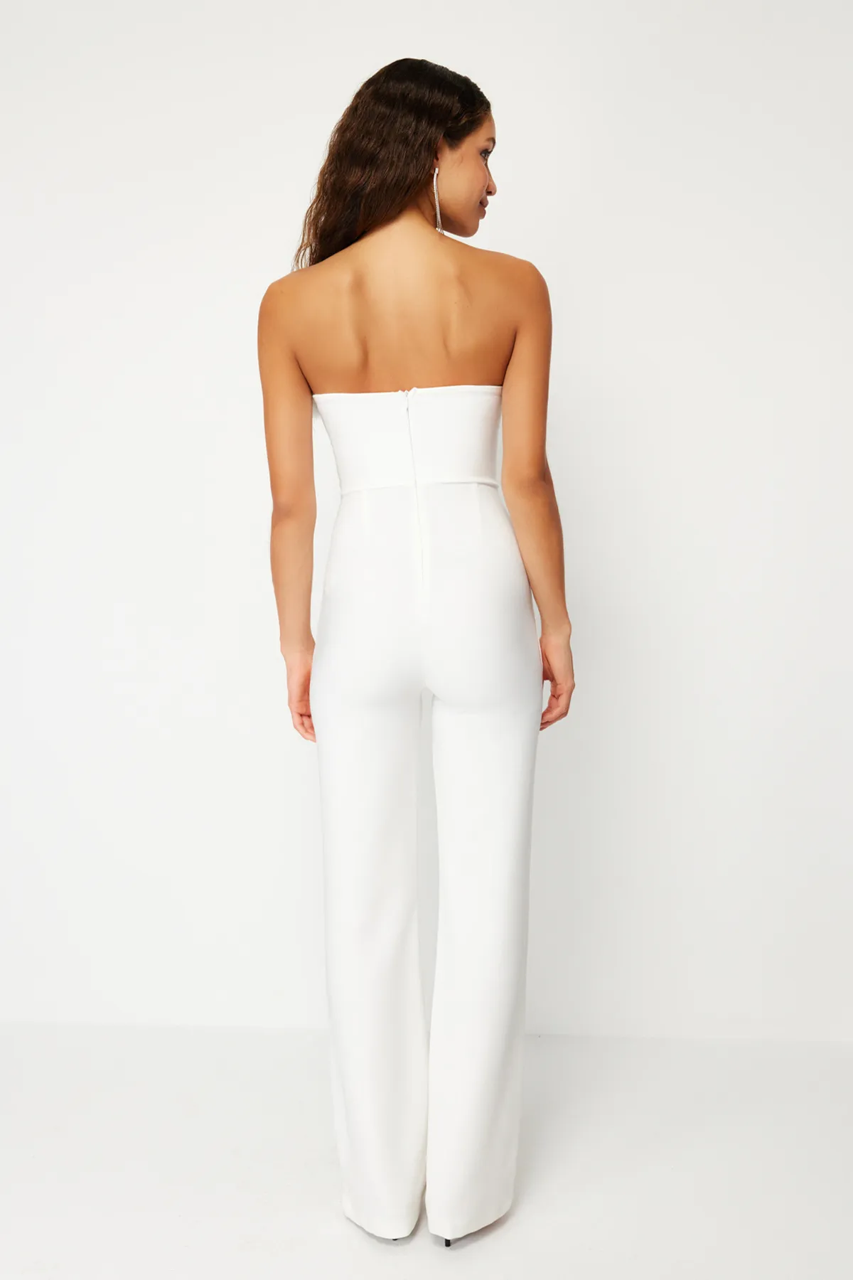 Trendyol Collection  Weißer Brautoverall aus Webstoff mit weitem Bein TPRSS24TU00006