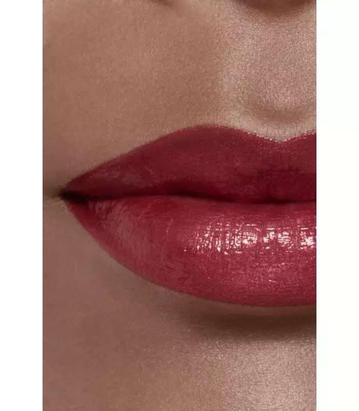 ROUGE ALLURE LAQUE Le rouge liquide brillant ultra tenue