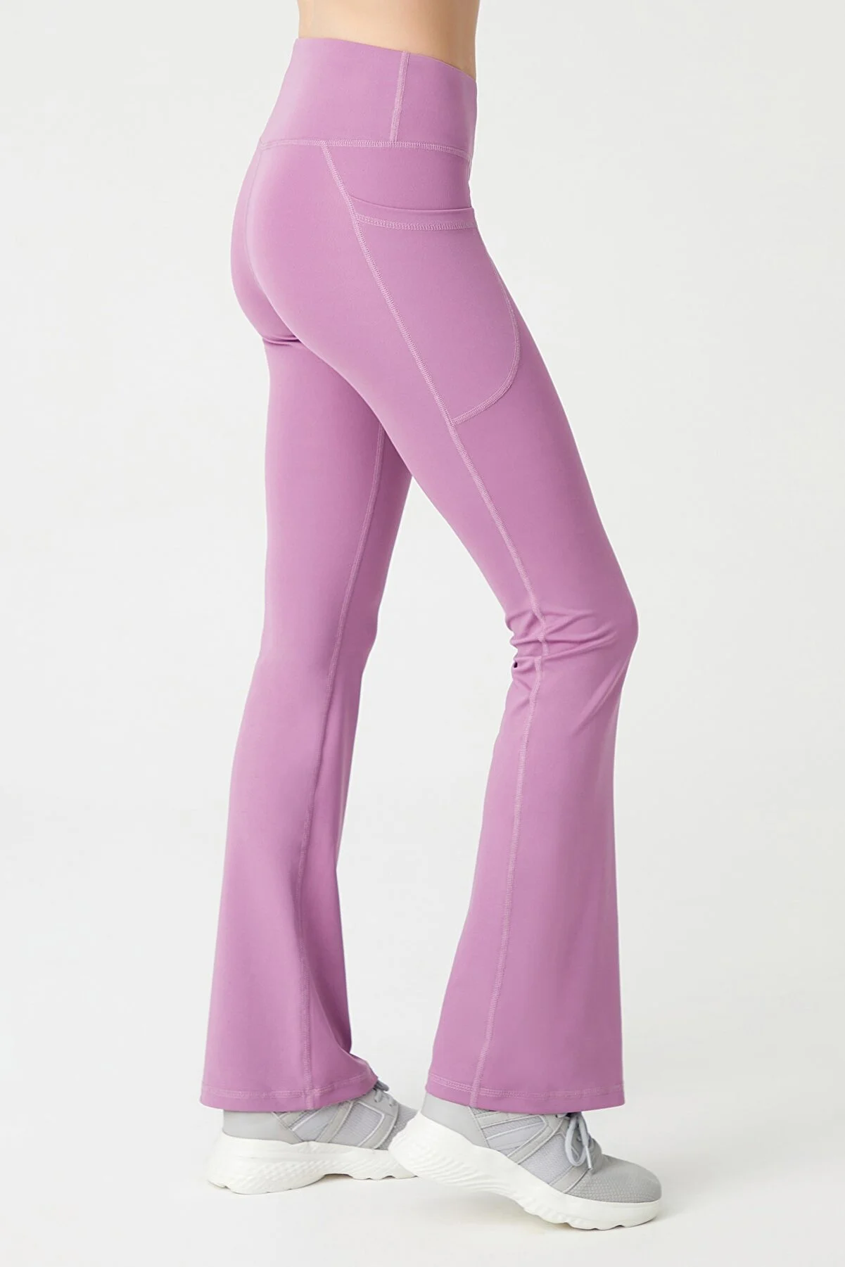 LOS OJOS  Lavendelfarbene, glättende Bootcut-Strumpfhose mit doppelter Tasche und ausgestelltem Bein für Damen mit hoher Taille