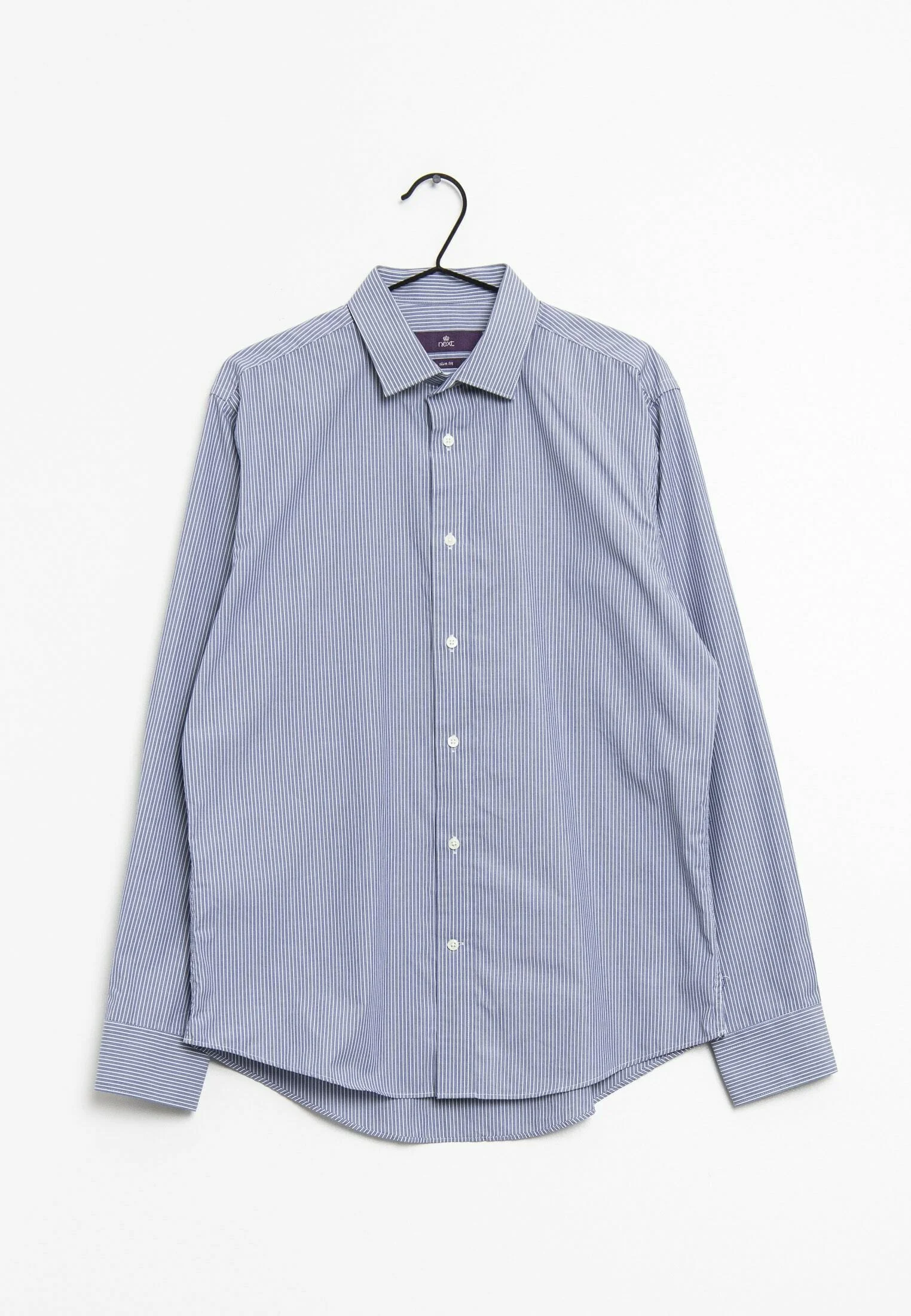 Próxima camisa elegante