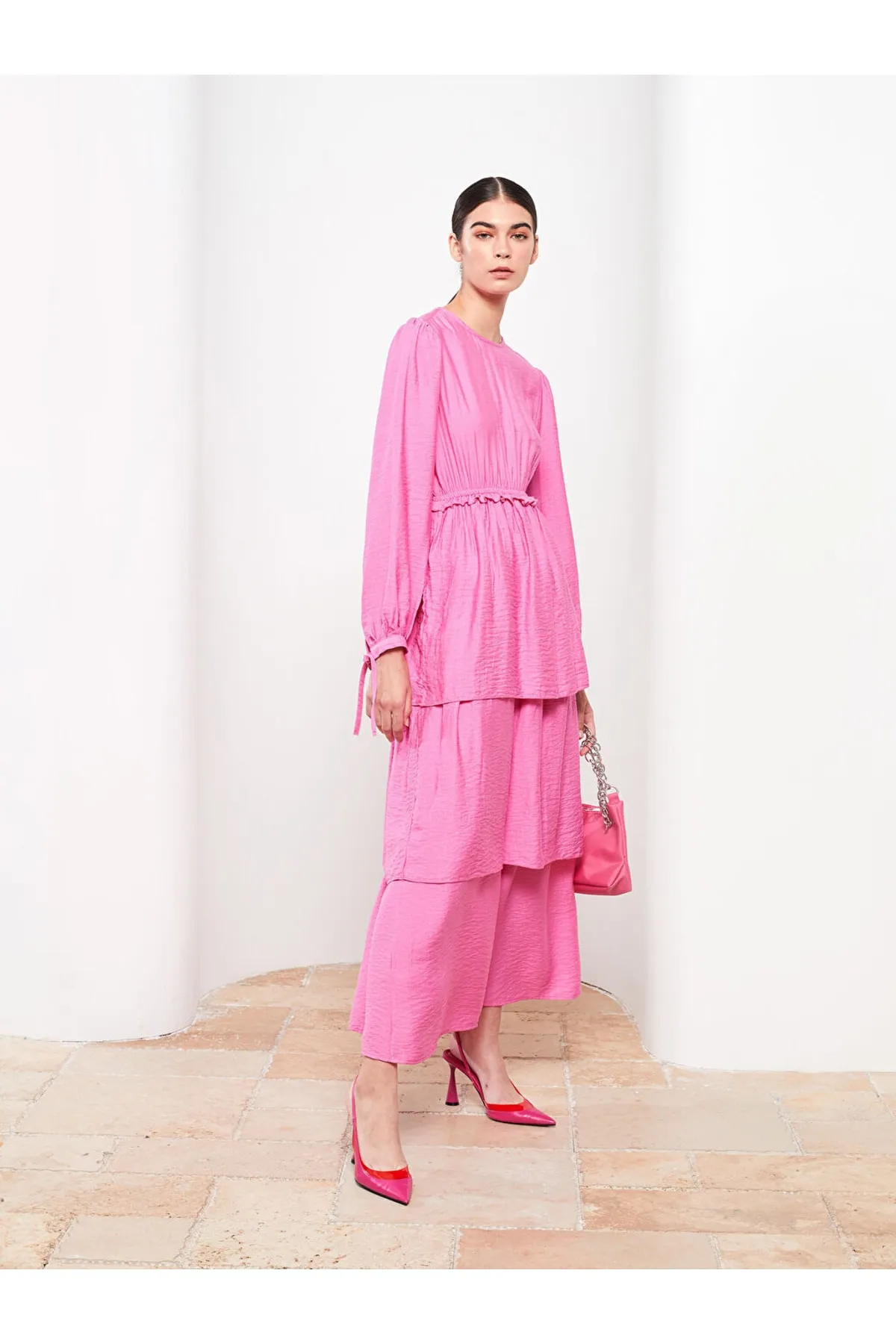LC Waikiki  Gerades, langärmliges Damenkleid mit Rundhalsausschnitt