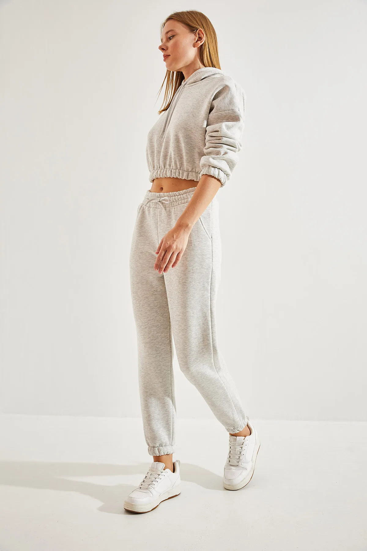 Bianco Lucci  Kurze Damen-Sweathose mit Kapuze, elastischem Bund, Oberteil und Unterteil im Set