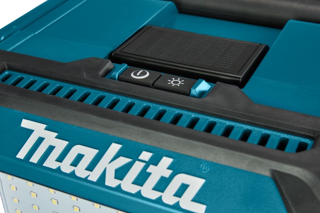 Makita DEAML009G LED-työvalo XGT 40V Max valosuodattimella, ei sisällä akkuja ja laturia