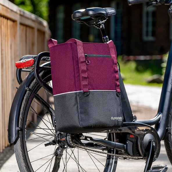 Isolierte Fahrrad-Seitenpacktasche Lila