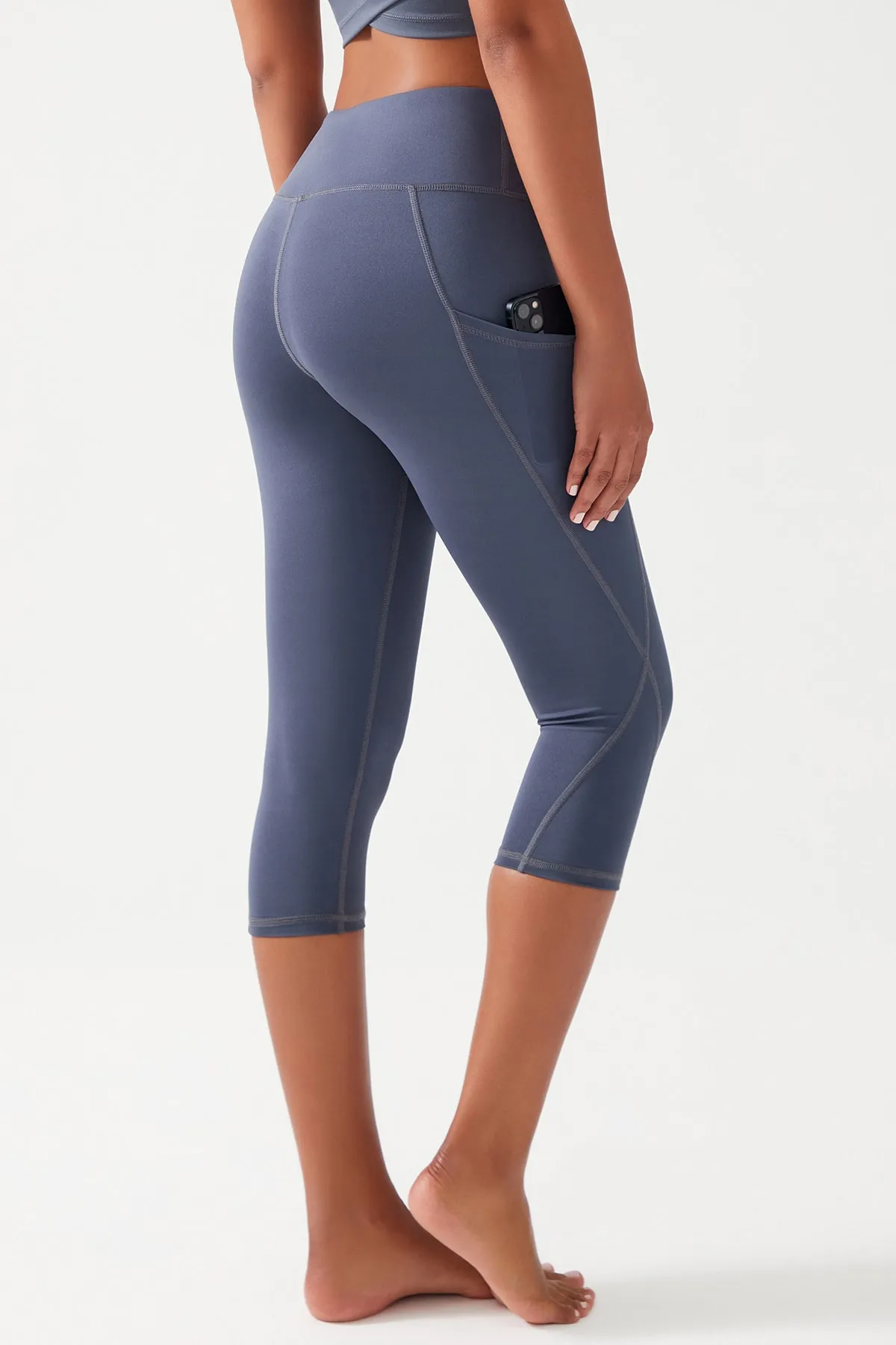 LOS OJOS  Anthrazitfarbene Capri-Leggings mit hoher Taille und schmaler doppelter Tasche unterhalb des Knies