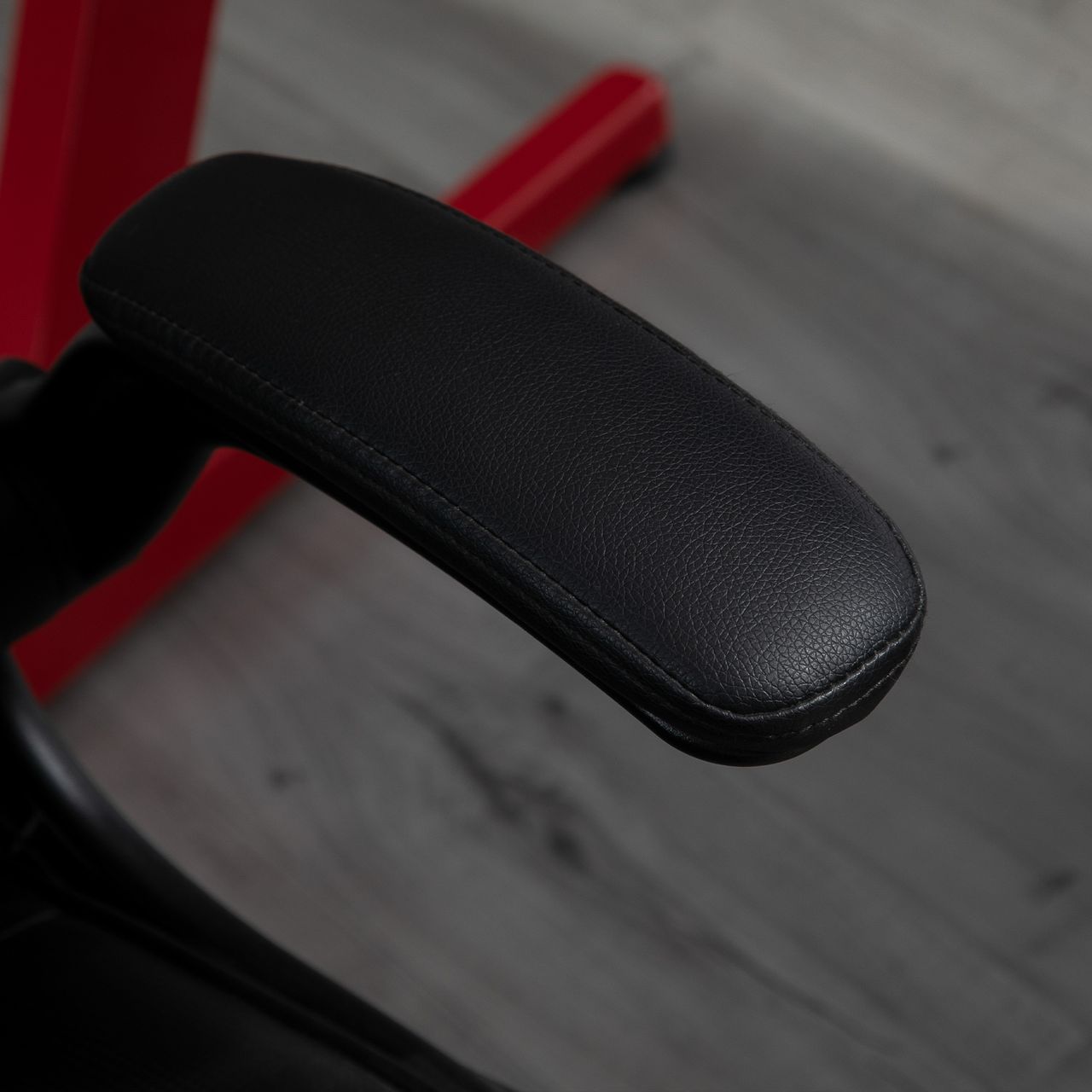 HOMCOM Gaming Stuhl Ergonomischer Computerstuhl Bürostuhl Schreibtischstuhl mit Wippenfunktion und Lendenkissen Drehstuhl höhenverstellbar gepolsterter Sitz Metall Schwarz 67x71x112 cm