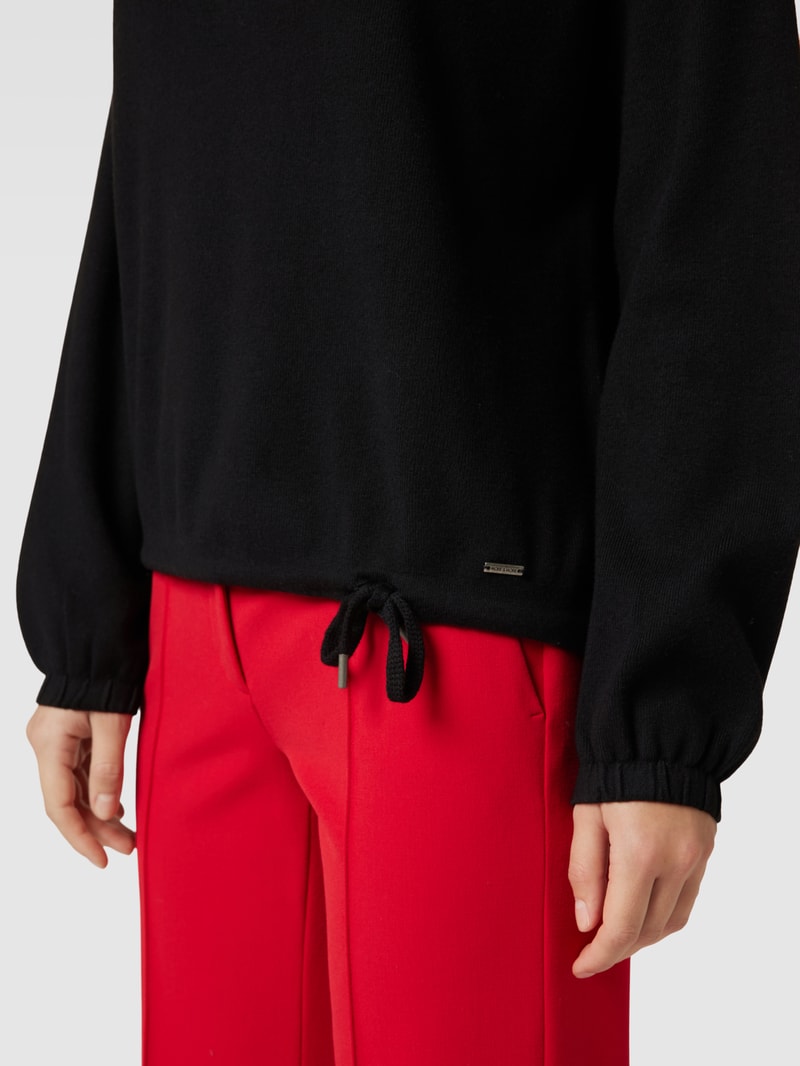 Strickpullover mit U-Boot-Ausschnitt in schwarz