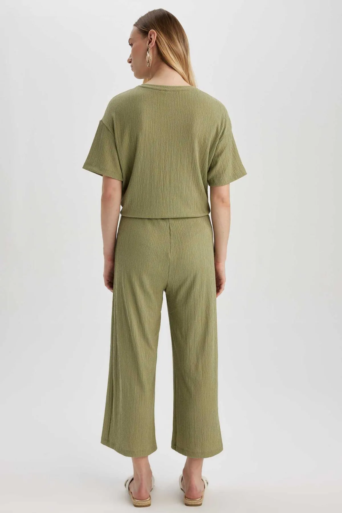 DeFacto  Hose mit normaler Passform und weitem Bein X7047az23sp