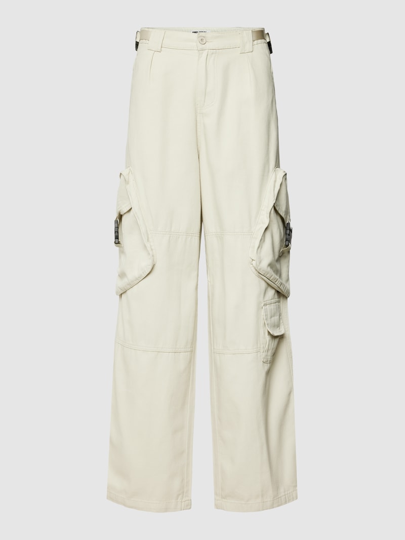 Cargohose mit großen Taschen in schlamm