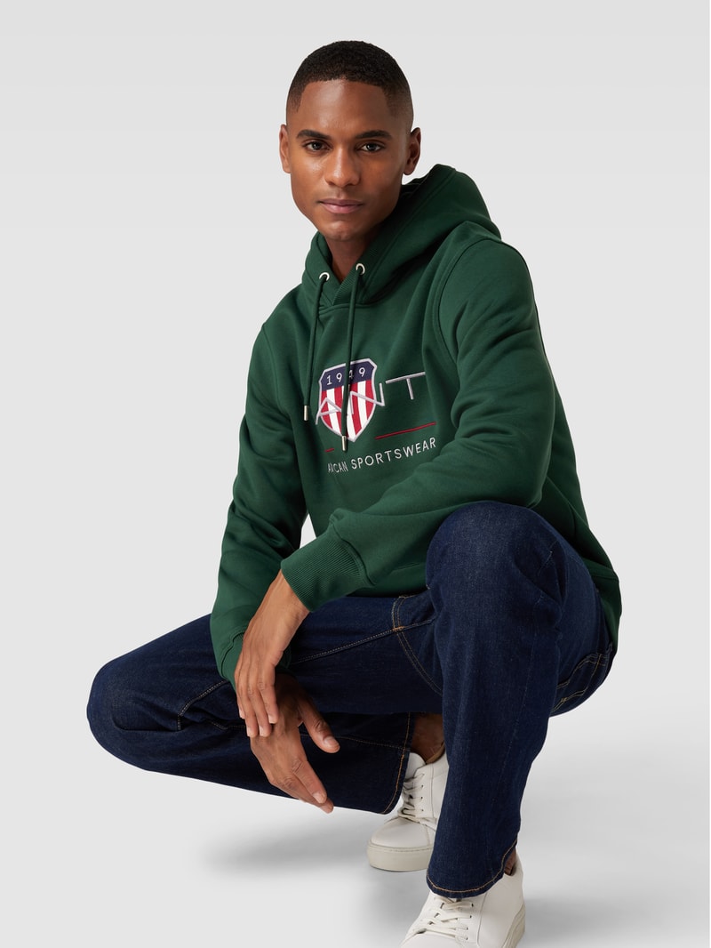 Hoodie mit Känguru-Tasche in dunkelgrün