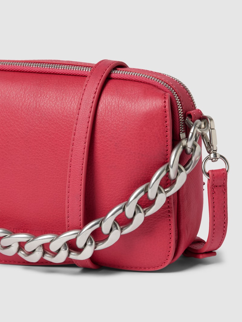 Umhängetasche aus Leder in fuchsia