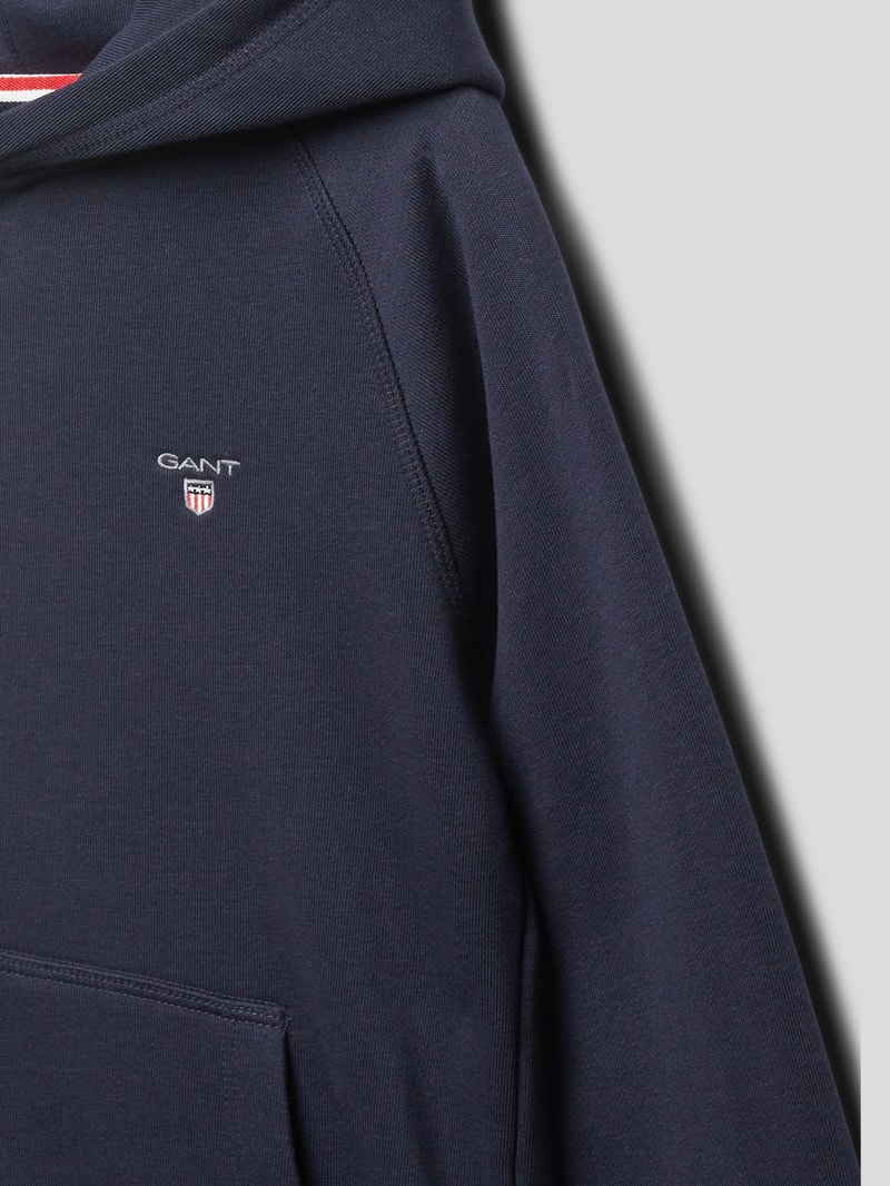 Hoodie mit Label-Stitching in marineblau