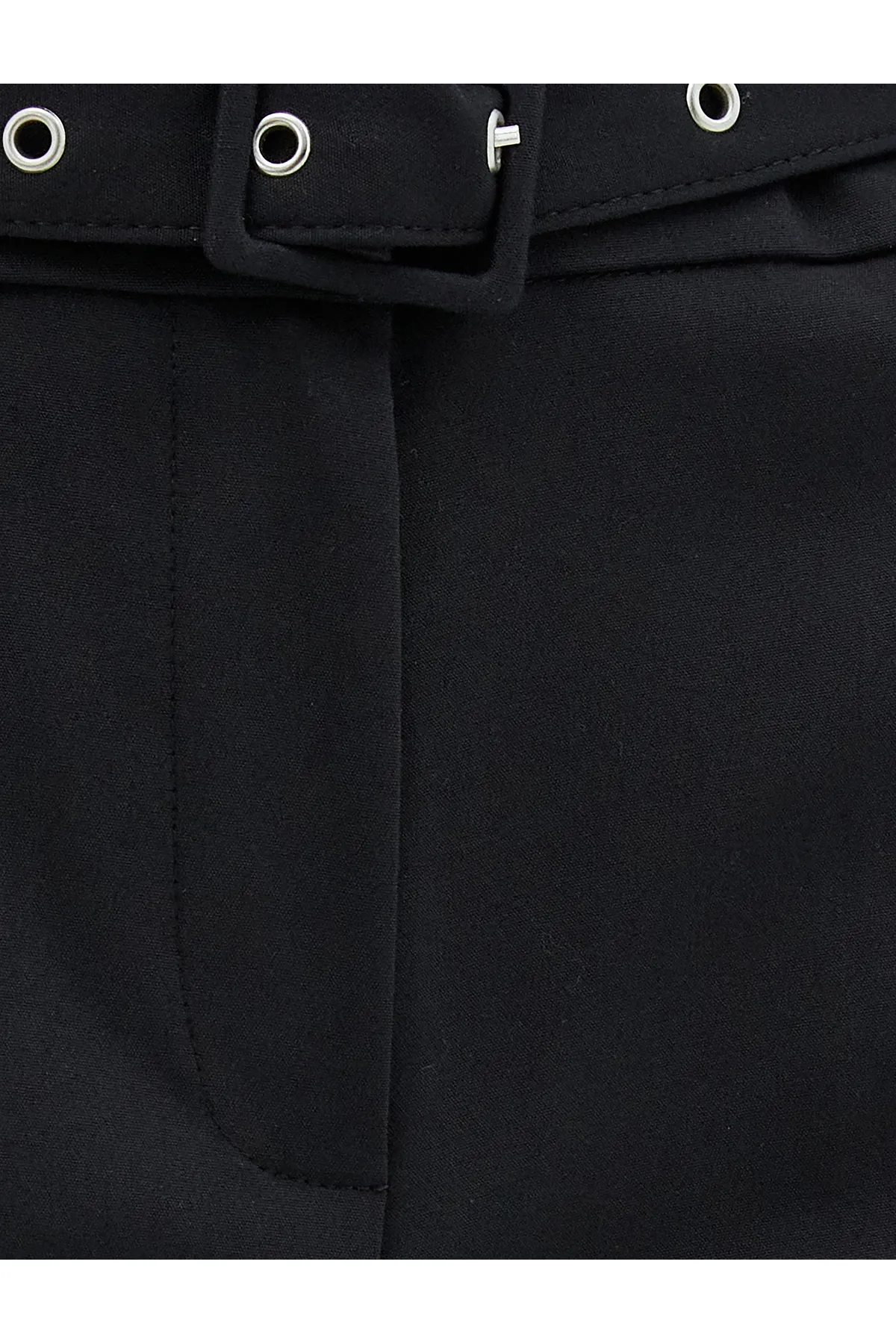 Koton  Zigarettenhose mit Gürteldetail und Taschen