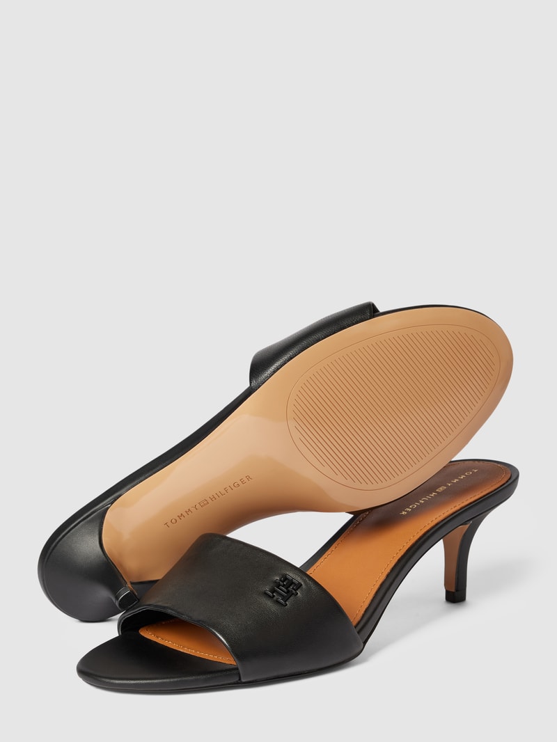 Sandaletten mit Label-Detail Modell 'ELEVATED' in schwarz