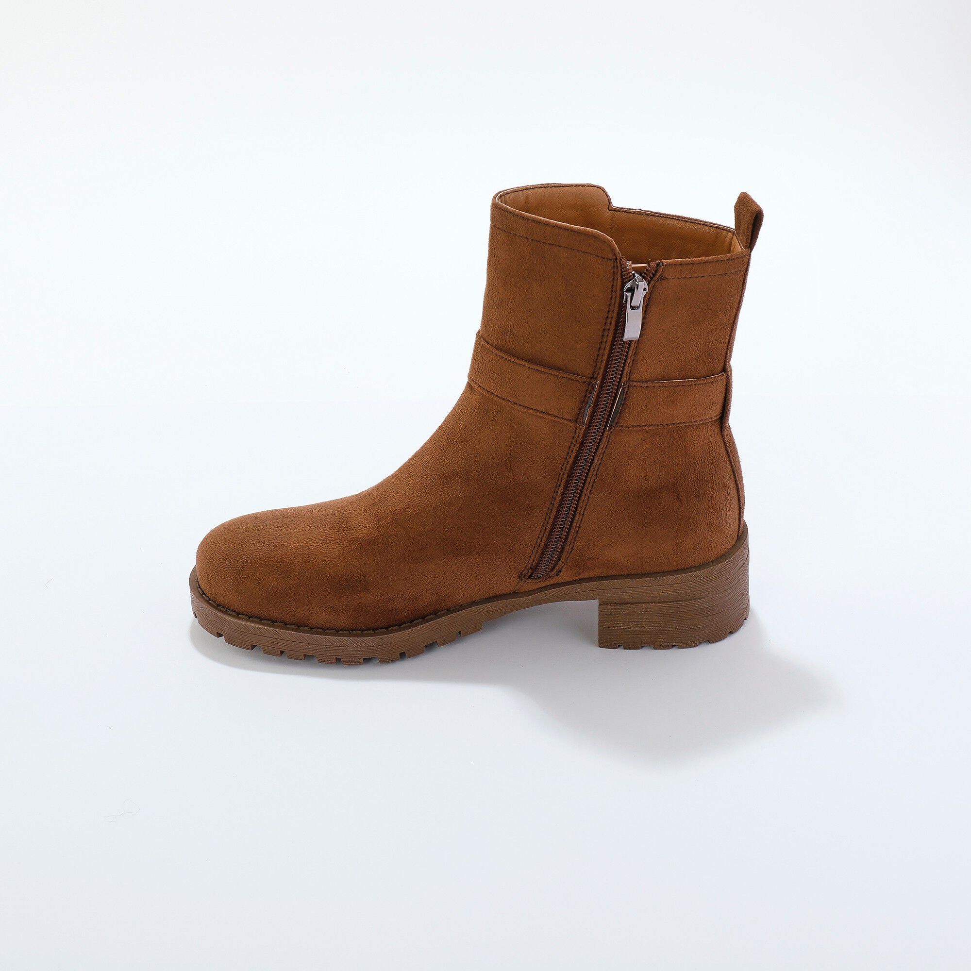 Boots à boucle effet suédine, semelle crantée