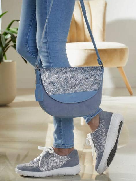 Schnürschuh mit Schaftrandpolsterung