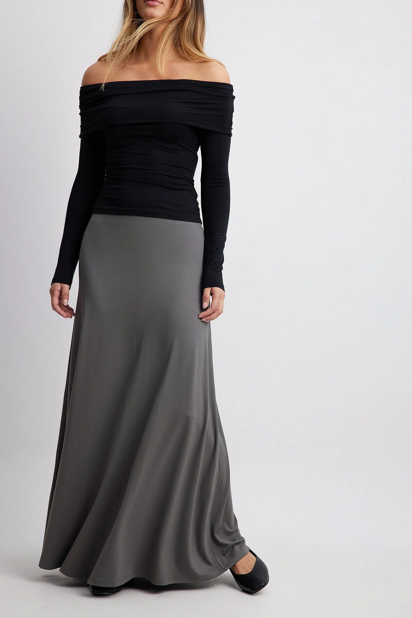 Soft Line Flowy Maxi Skirt