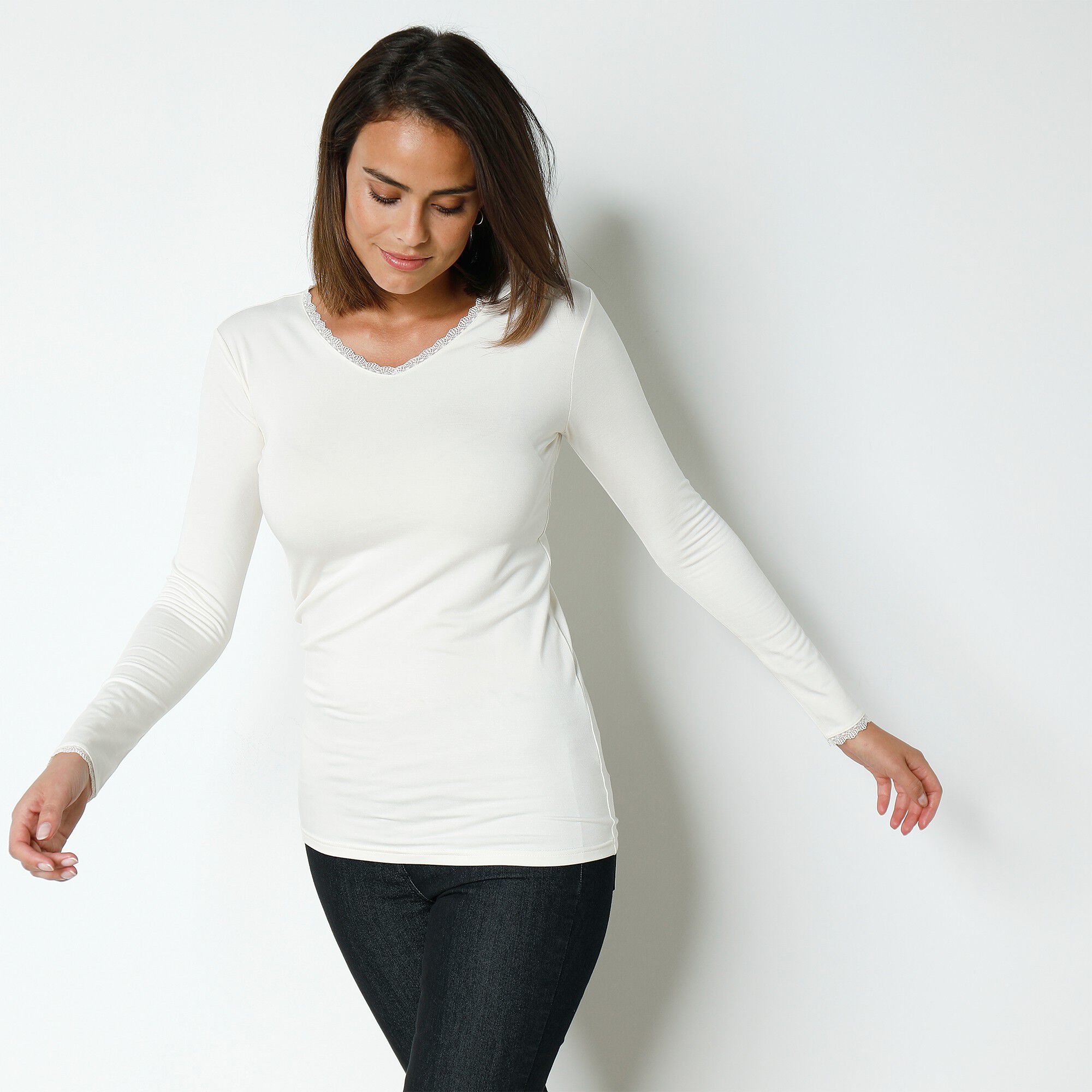 Tee-shirt manches longues chaleur seconde peau et détails dentelle