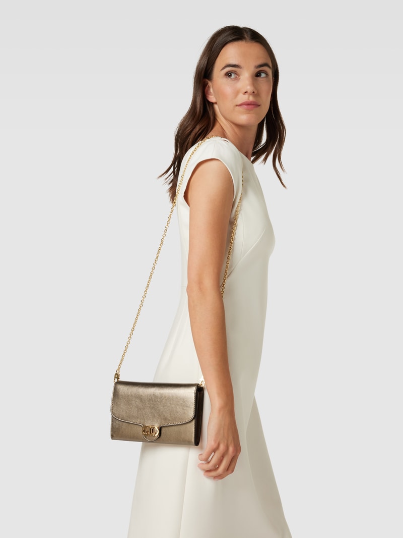 Clutch mit Label-Applikation Modell 'ADAIR' in gold