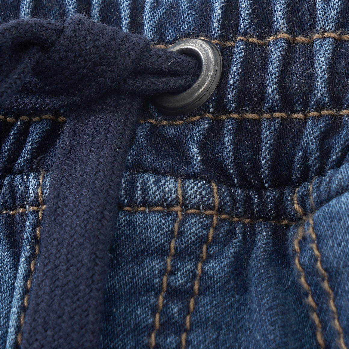 Jungen Pull-on-Jeans mit Tunnelzug