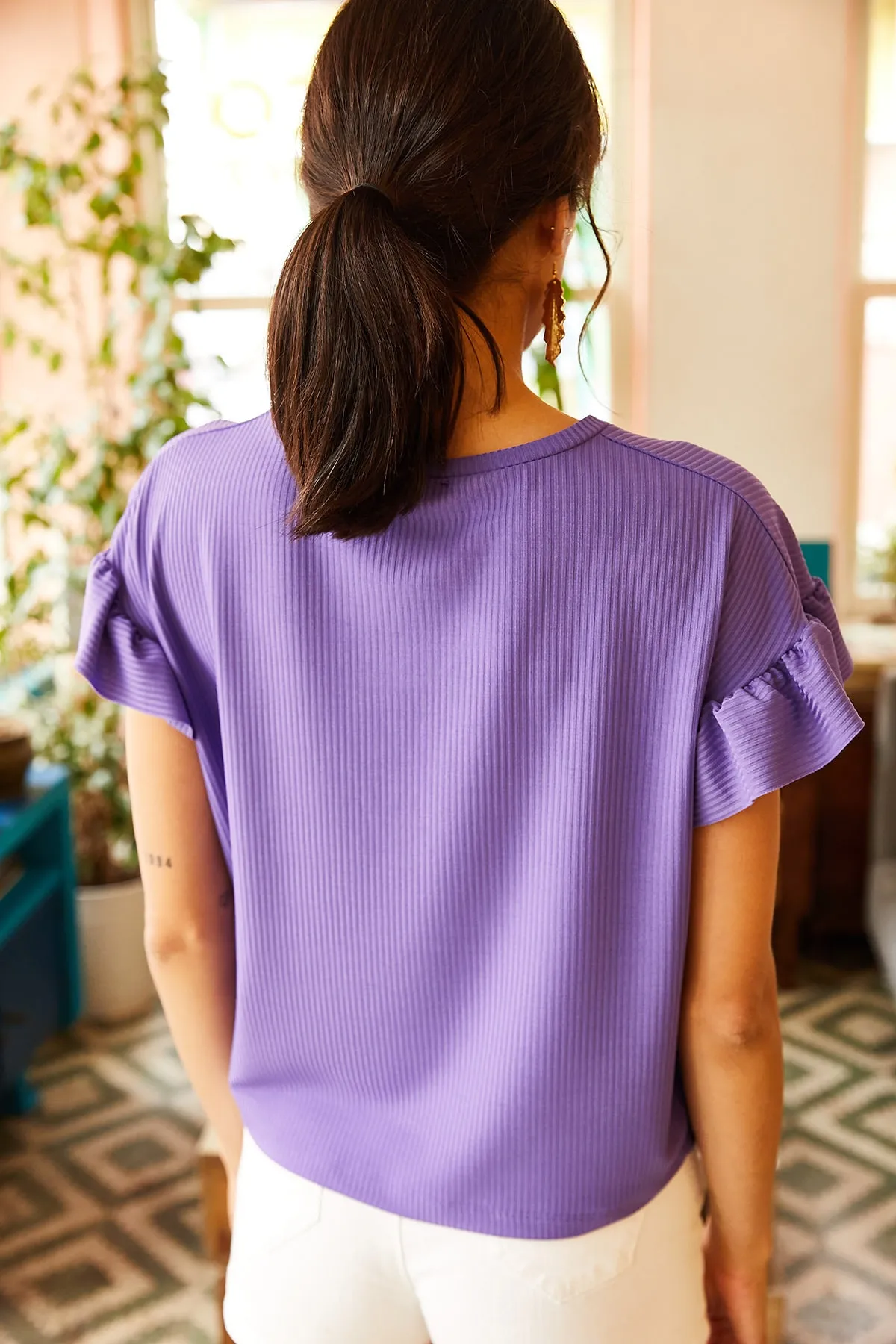 Olalook  Lilafarbenes Damen-T-Shirt mit Rüschen und Rüschen TSH-19000417