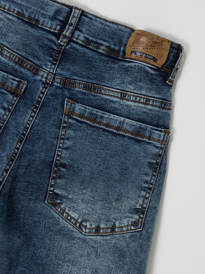 Loose Fit Jeans mit Stretch-Anteil in jeans