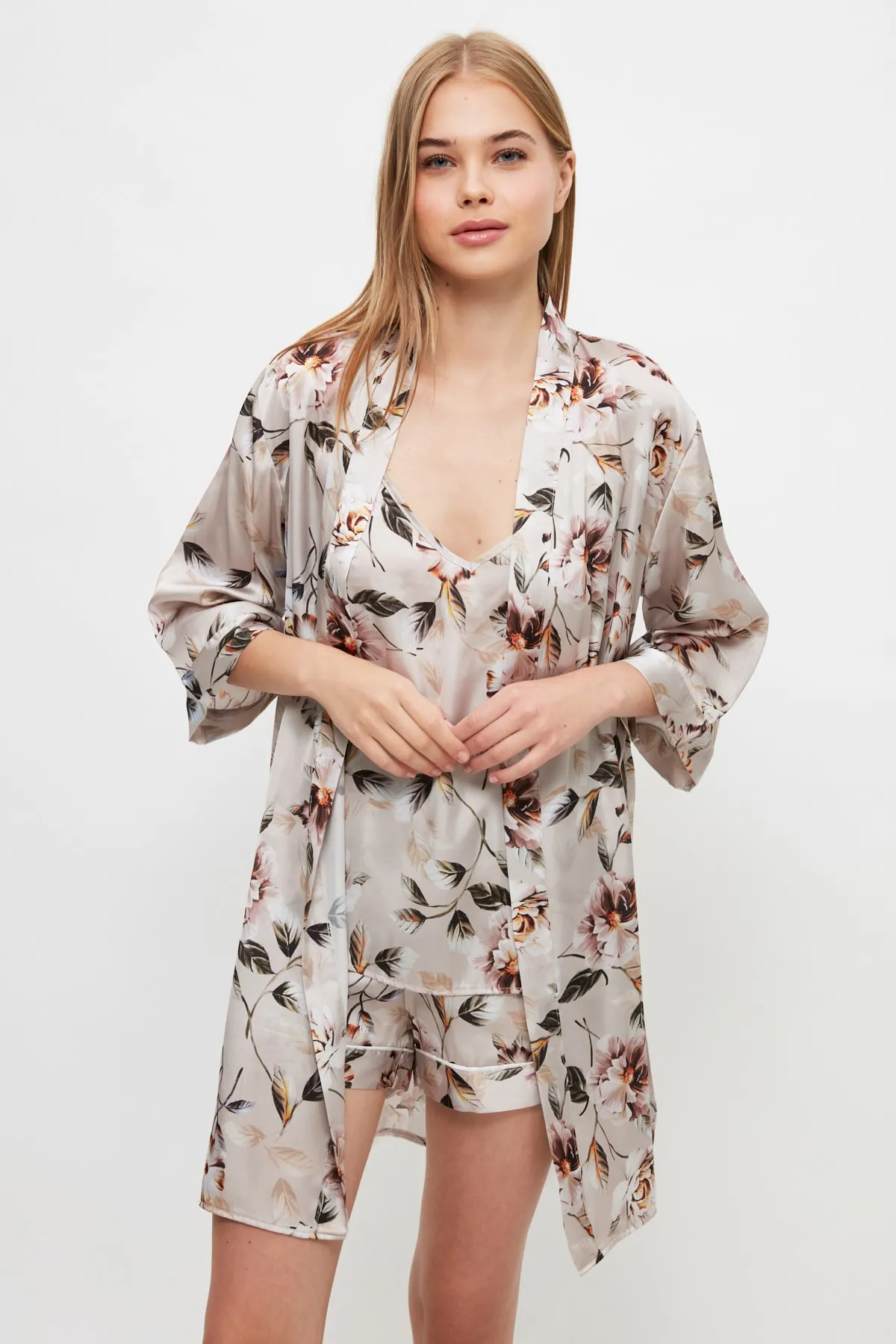 Trendyol Collection  Mehrfarbiger gewebter Morgenmantel THMSS21SB0005