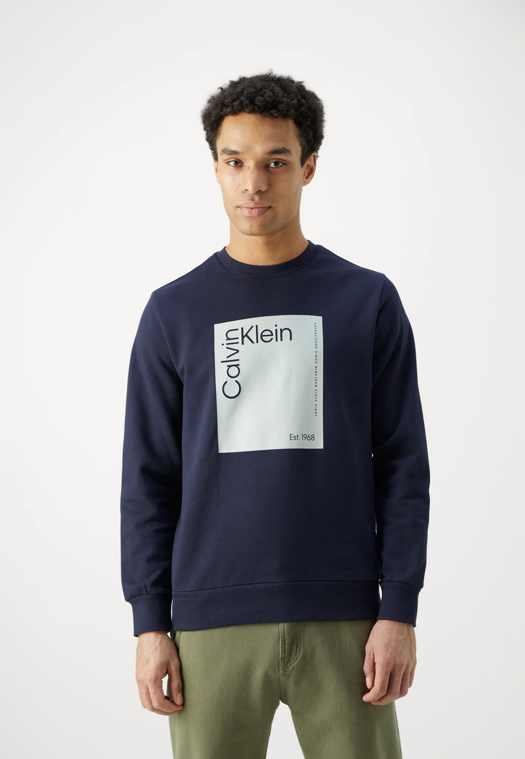 Sudadera Calvin Klein con logotipo cuadrado