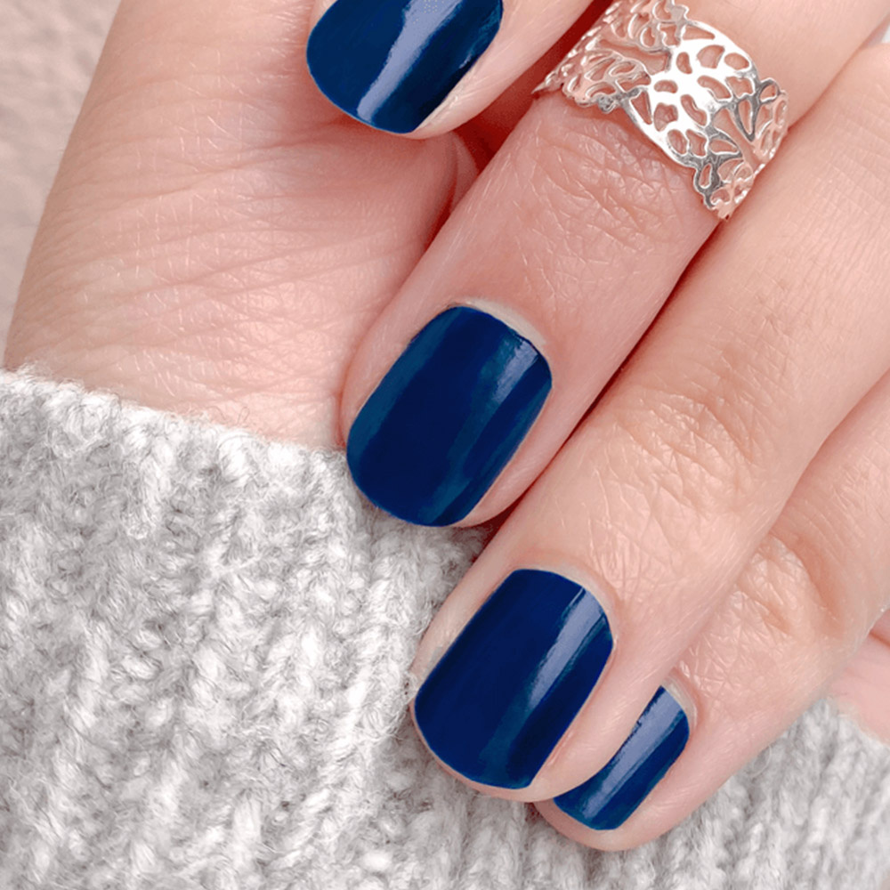 Même Le vernis bleu Vernis