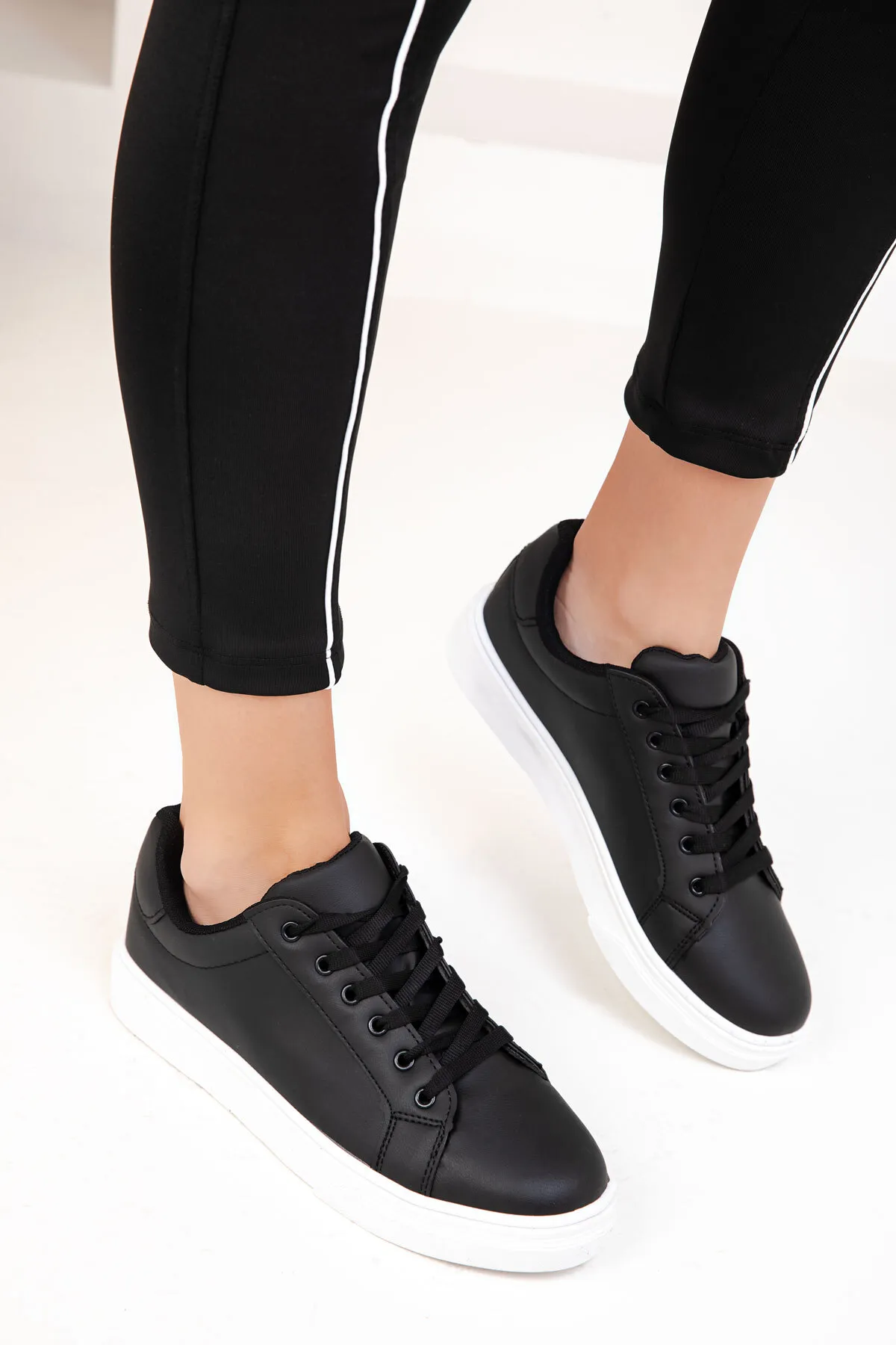 SOHO  Schwarze Damen Sneakers 14395