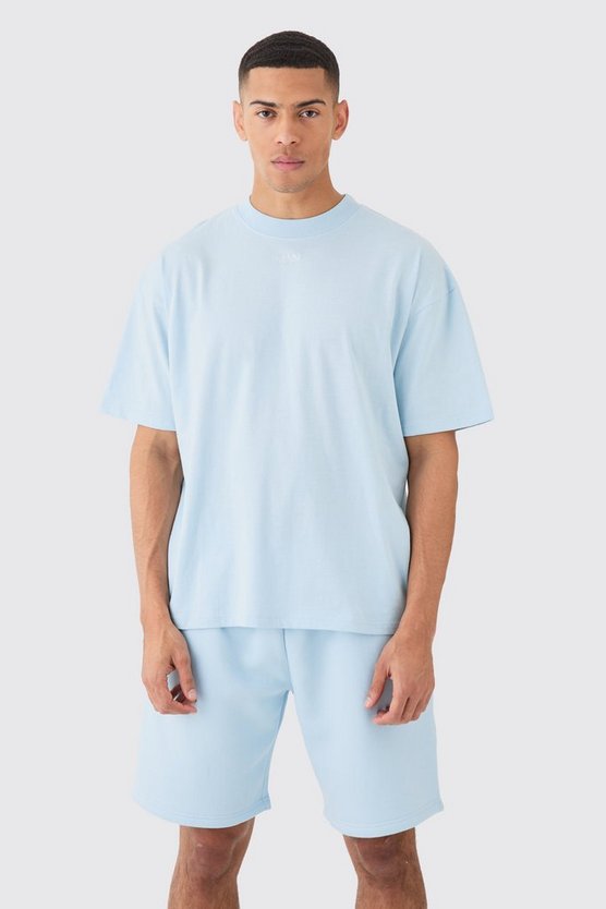 Oversize Man T-Shirt & lockere Shorts