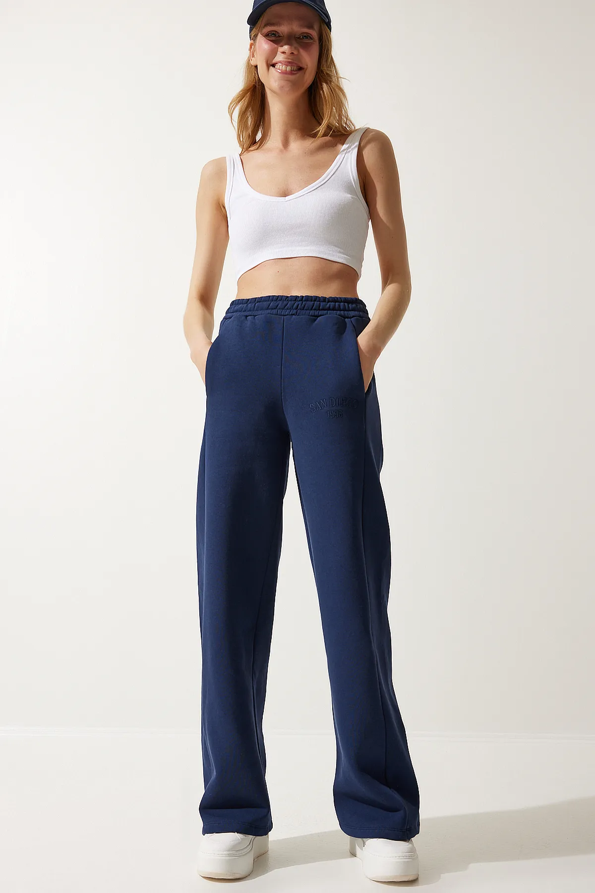 Happiness İstanbul  Damen-Jogginghose mit hohem Bund und geradem Bein in Marineblau, dick, HF00445