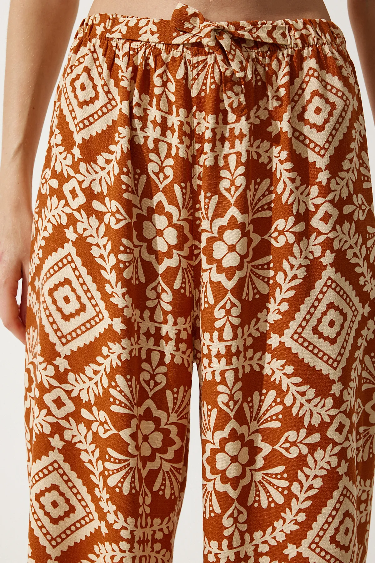 Happiness İstanbul  Ziegelbeige gemusterte Palazzo-Hose aus Rohleinen für Damen BH00397
